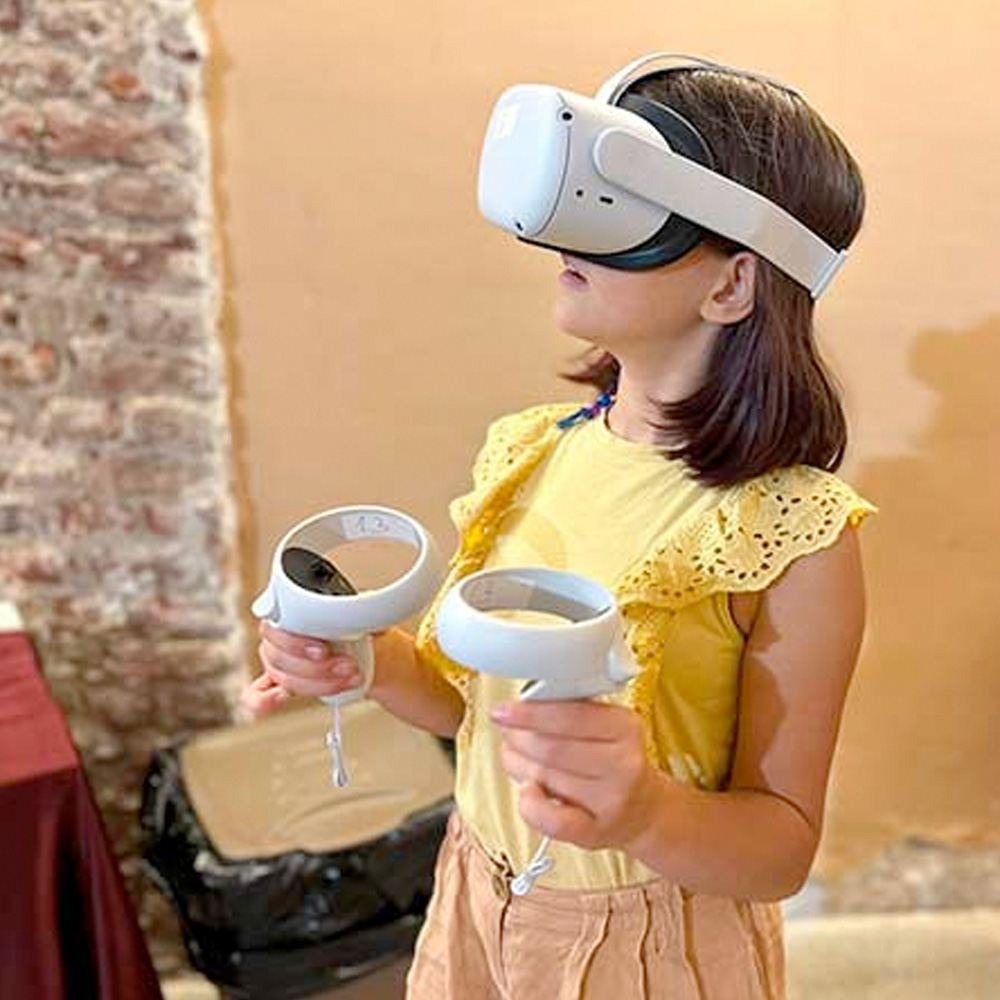 VR